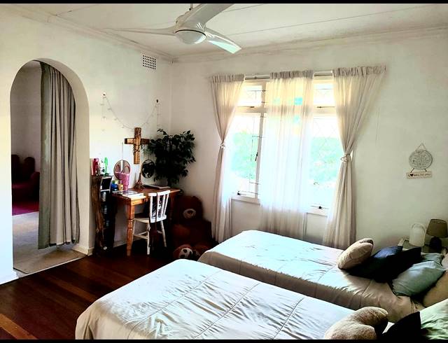 5 BEDROOM FREESTANDING FOR SALE IN FREELAND PARK